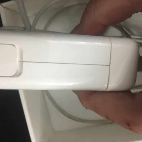 Apple MagSafe Power Adapter 85W used for MacBook Pro 15.4, 17
