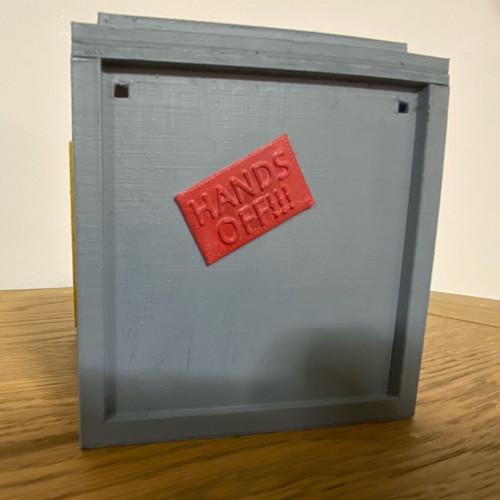 Komix 6 I A cycle used - Terzopoulos with treasure box gift