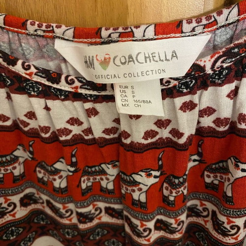 H&M & COACHELLA Collectible Off-Shoulder Blouse new, colorful, size S