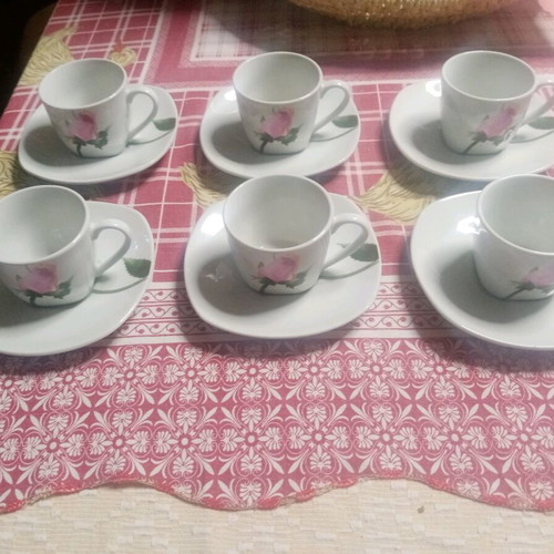 Set of 6 coffee cups with saucers new