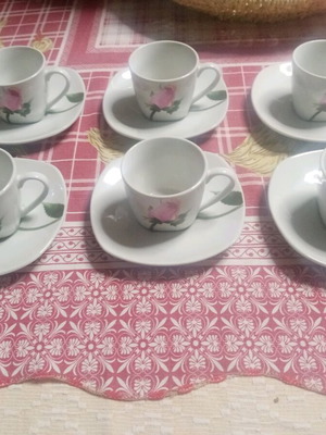 Set of 6 coffee cups with saucers new