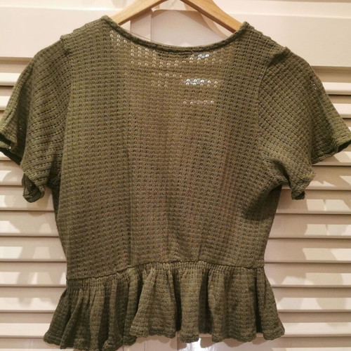 Knitted short-sleeve crop top Pull&Bear like new, green