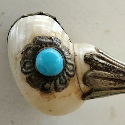 Vintage Tibetan Ritual Shell 7cm with Turquoise and Civet, like new