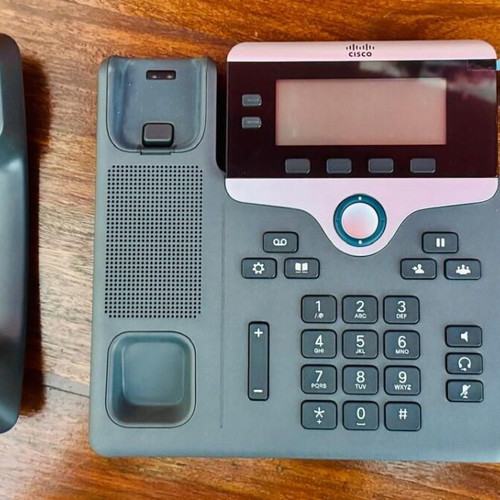 Cisco CP-7821 VoIP Phone like new with 48v Charger