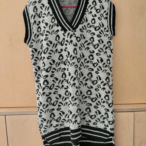 Sleeveless dress animal print like new, one size