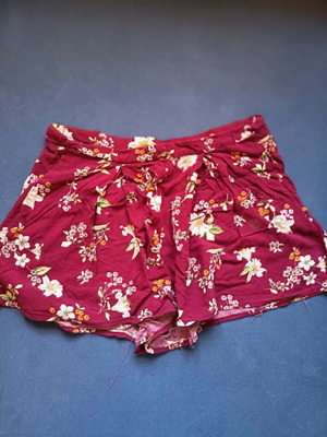Stradivarius shorts like new, multicolor, size M