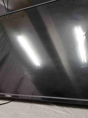 Turbo-X LED TV TXV-U5050SMT 50" 4Κ Ultra HD Smart με σπασμένο πάνελ