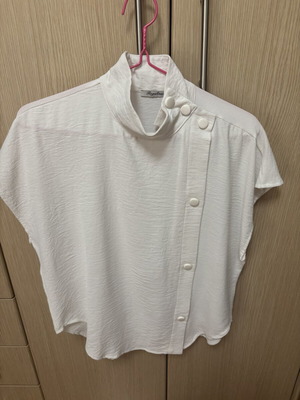 Regalinas white top one size like new with high collar and buttons