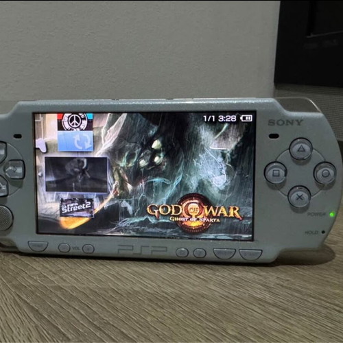 Sony PSP-2000 Felicia Blue with games and accessories