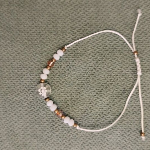 Bracelet with adjustable cord like new, white