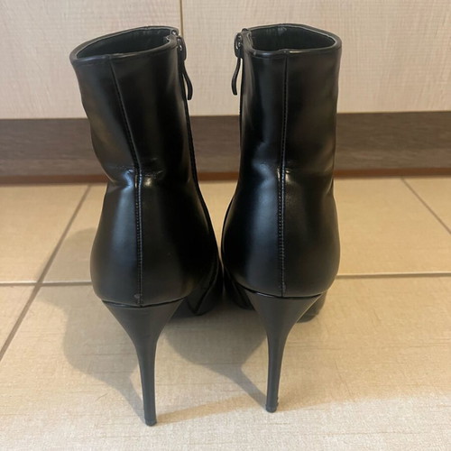 Migato black ankle boots like new with zipper, heel 10 cm, size 38