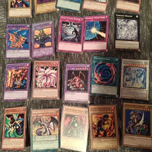 Yu GI oh Kaiba and Joey combined deck 60 - 20,00 - Vendora.cy Yu GI oh Kaiba and Joey combined deck 60 - 20,00 - Vendora.cy