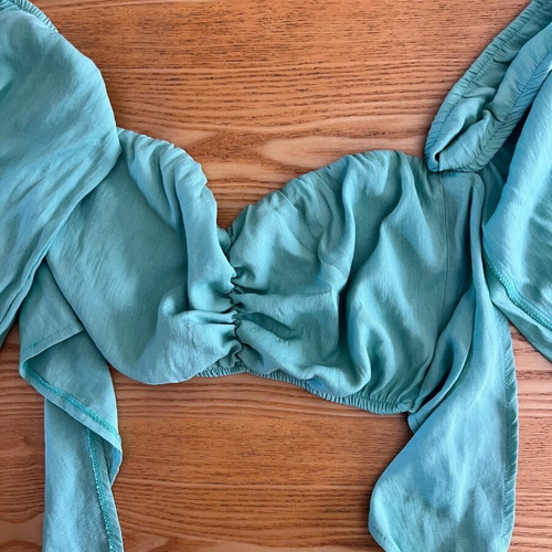 Bubblegun top size L like new, green