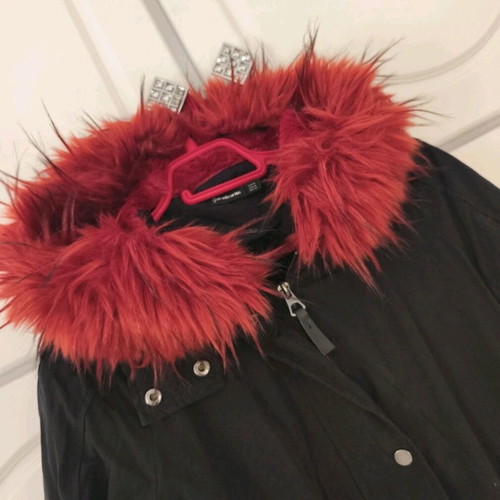 Stradivarius women's parka size M with red fur and warm lining like new