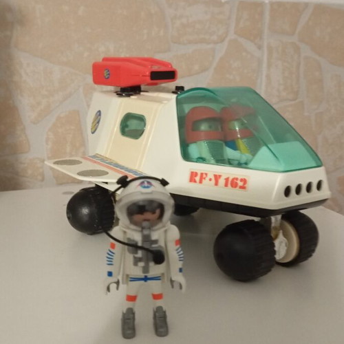 Playmobil Playmospace 3535 with 2 astronauts used