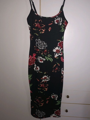 Midi dress floral with adjustable straps, like new
