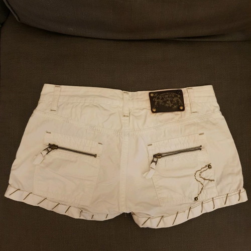 White Staff shorts used, small size, sculpted design