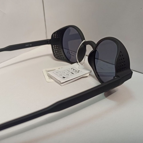 Men's sunglasses new with attractive design