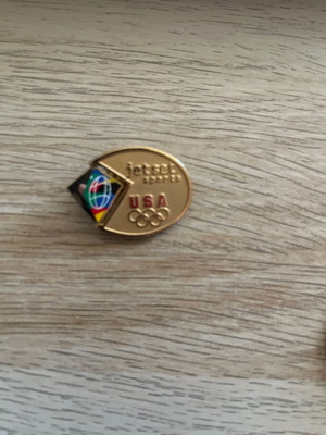 Pin USA 2000 jetset sports like new