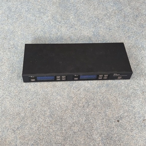 The t.bon Free Solo 832 MHz wireless microphones like new