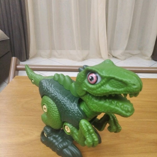 Dinosaur toys like new, safe plastic, assembly kit