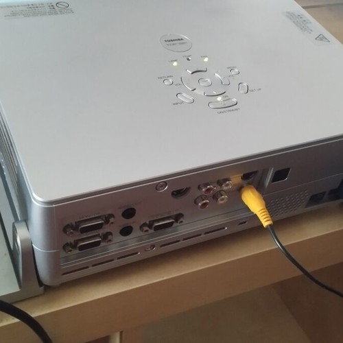 Toshiba Projector TDP-S21 DLP with remote and adjustable stand