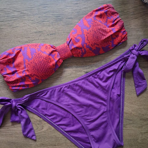 Swimsuit S/M strapless top and adjustable bottom like new, red and purple