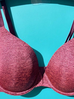 Victoria’s Secret 75 D bra new uplift semi Demi