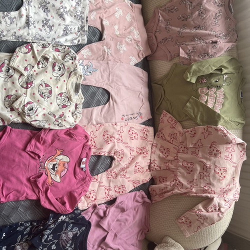 Baby clothing lot size 80/12 months like new