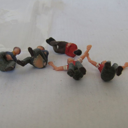 Subbuteo 5 painted spectators used