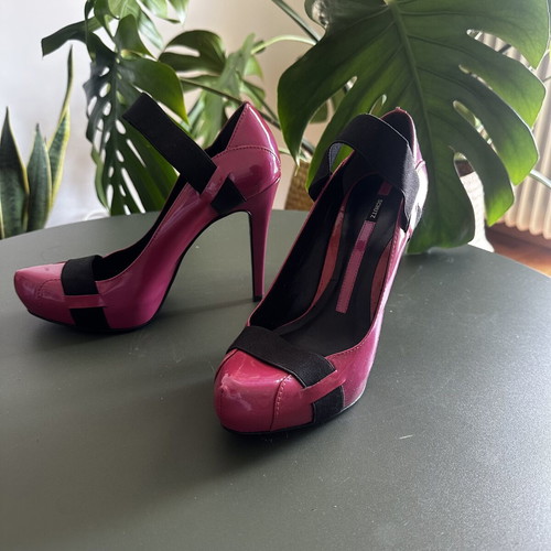 Schutz platform shoes size 39 like new, leather patent, black and pink