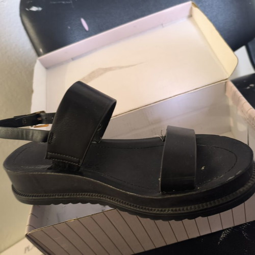 Black and brown platform sandals size 39, pair