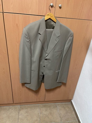 Italian men's suit like new, green, size XL