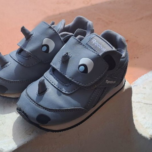 Rebook Rhinoceros shoes used, size 24, gray