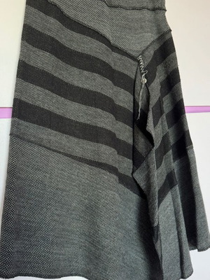 Attrativo asymmetrical skirt below the knee like new, size 38, black and gray