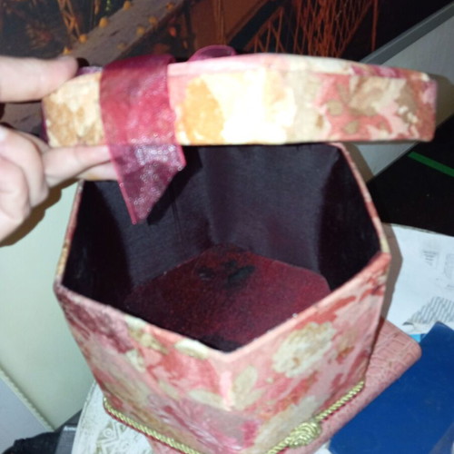 Fabric large jewelry box like new in shades of pink, white and burgundy 18"