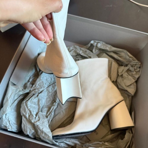 Balenciaga shoes size 36 like new, white leather heels