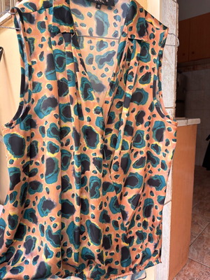 Lynne women's sleeveless satin shirt multicolor size medium like new