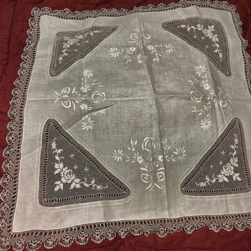 Tablecloth handmade with two matching napkins