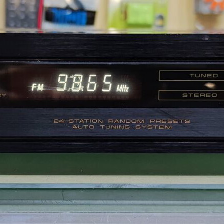 Pioneer F-223L tuner used with external marks