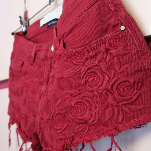 Zara denim shorts burgundy, S, like new with embroidered details