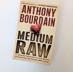 Medium Raw του Anthony Bourdain μεταχειρισμένο αγγλικό βιβλίο