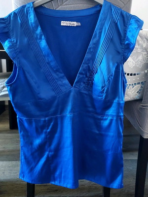 Bershka satin top size M like new, blue