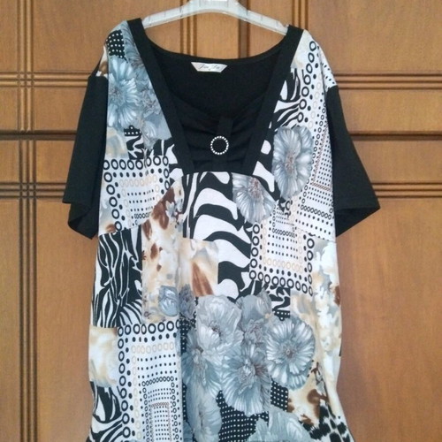 Casual T-shirts used, H&D and Jin&Da, size M/L, multicolor