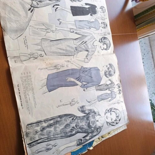 Fashion magazines used 1950-1960 for collectors