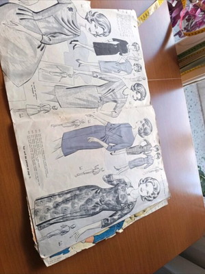 Fashion magazines used 1950-1960 for collectors