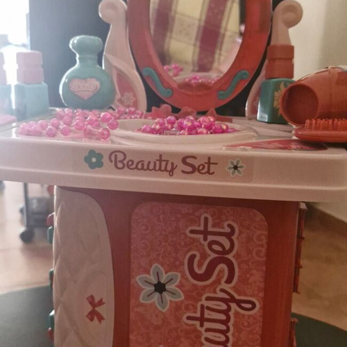 Beauty set toy like new