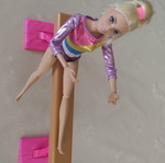 Κούκλα Barbie αθλήτρια ενόργανης γυμναστικής μεταχειρισμένη με κάποια αξεσουάρ και ρούχα