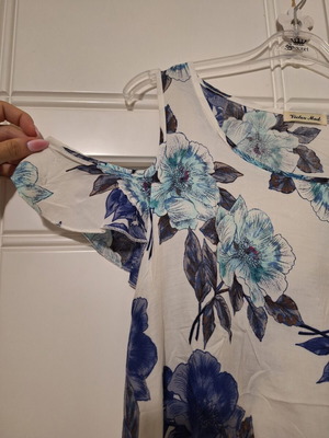 Asymmetric dress with floral pattern, cold shoulder, size L-XL, like new