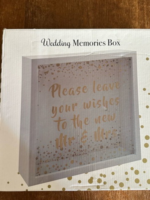 Wedding memories box like new 30x30x8